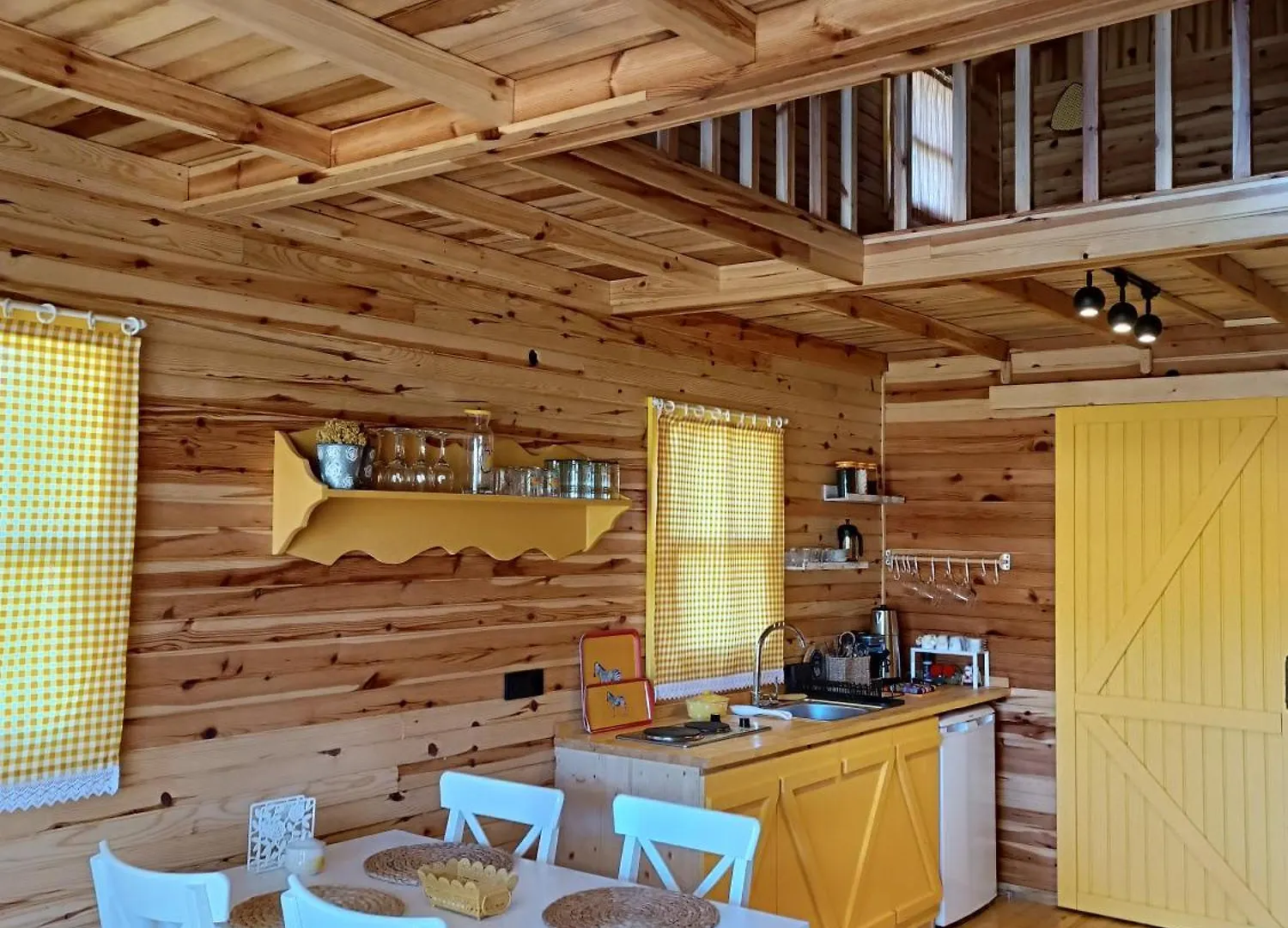 Badece Farm Yellow House Bergama